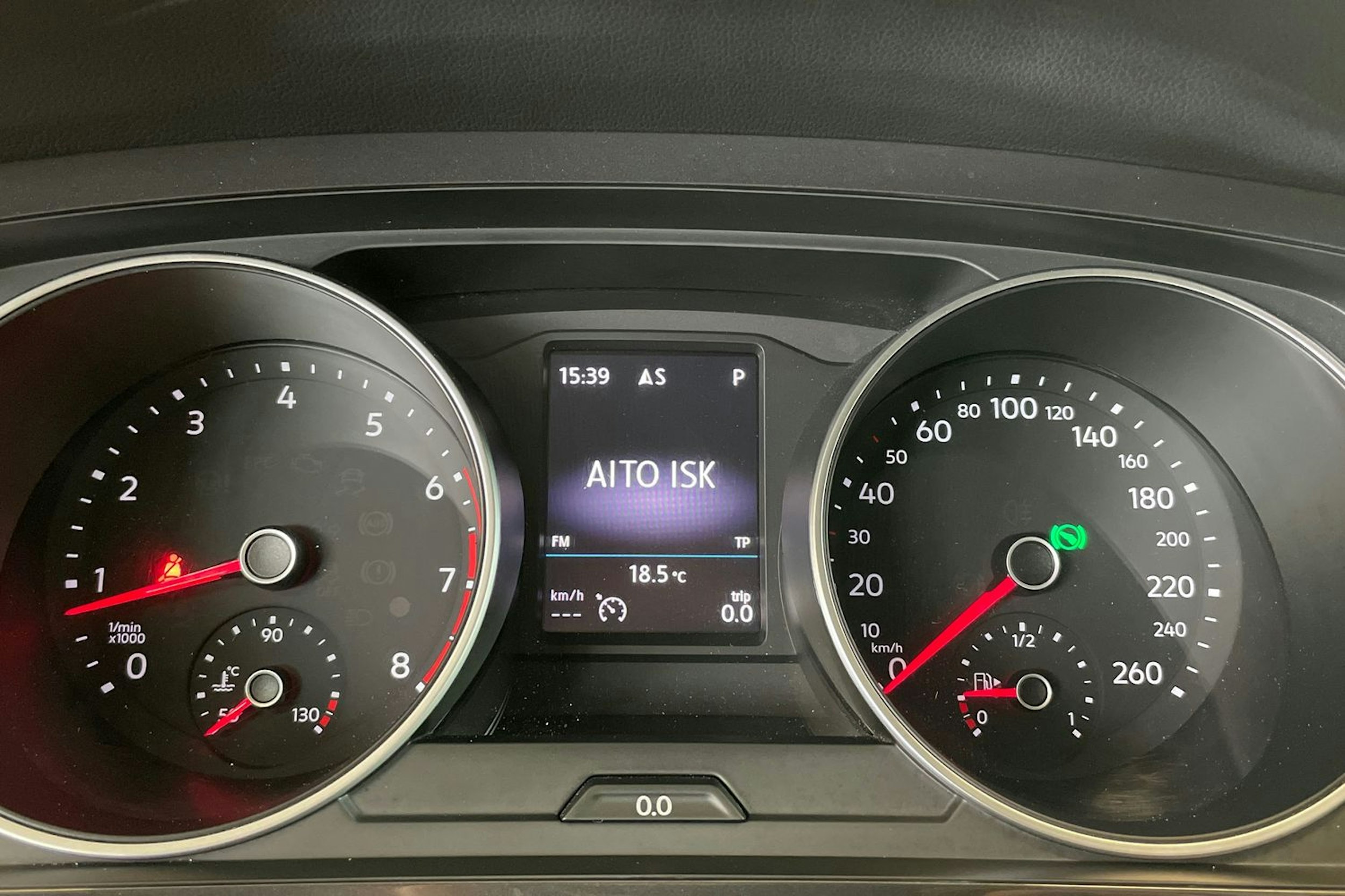 Valkoinen Volkswagen Tiguan 2018 kuva 16.