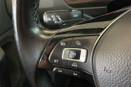 Valkoinen Volkswagen Tiguan 2018 kuva 17.