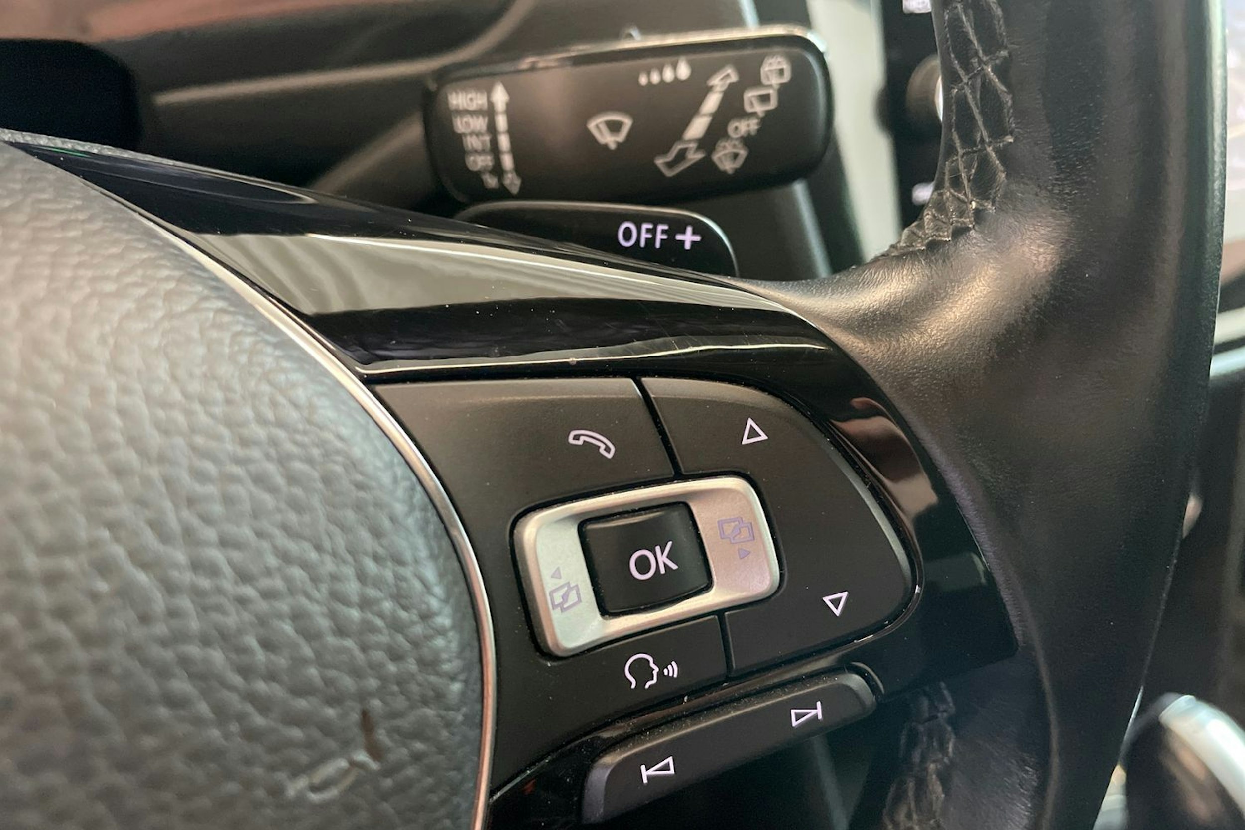 Valkoinen Volkswagen Tiguan 2018 kuva 18.
