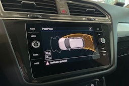 Valkoinen Volkswagen Tiguan 2018 kuva 22.