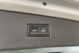 Valkoinen Volkswagen Tiguan 2018 kuva 30.
