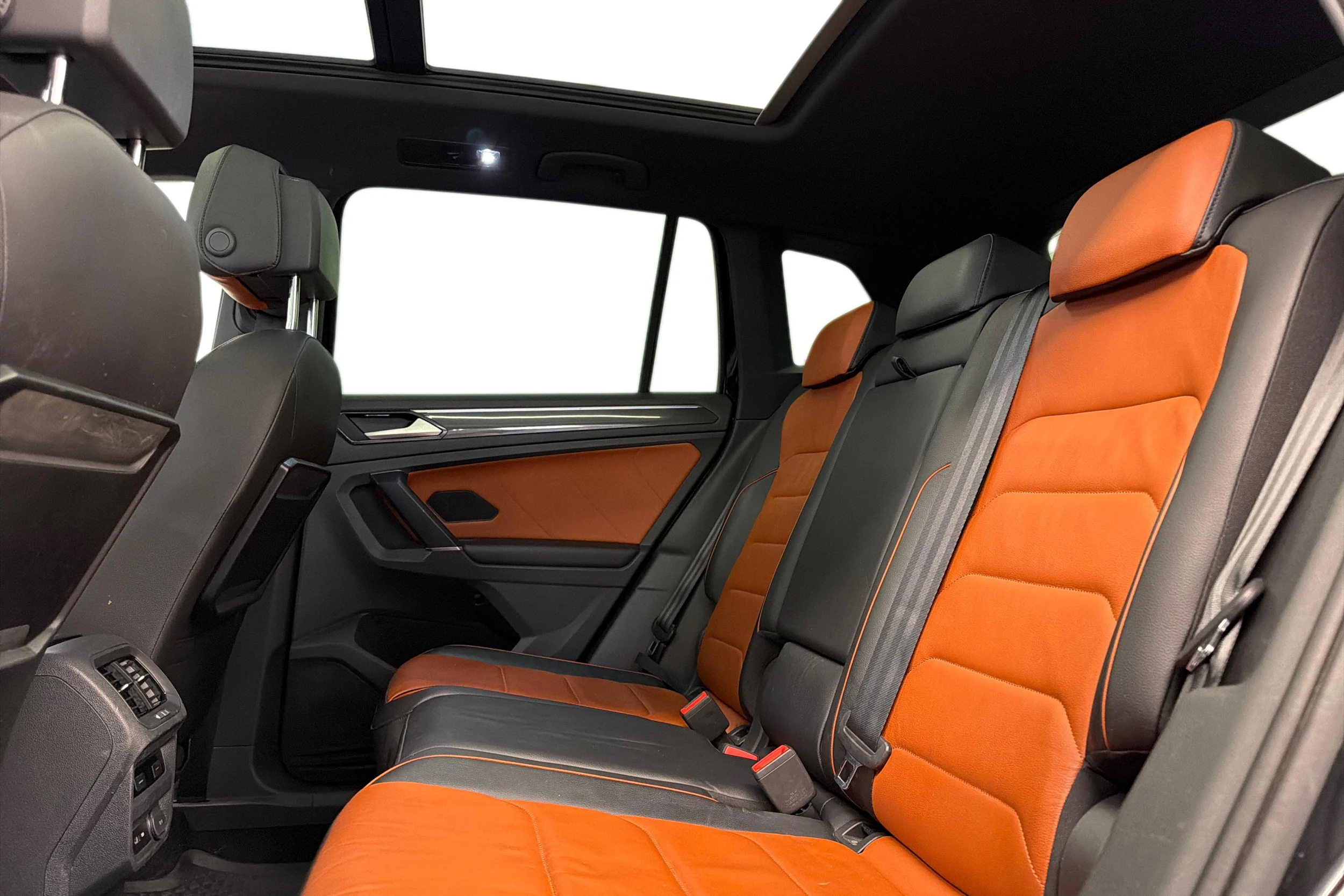 musta Volkswagen Tiguan 2018 kuva 11.