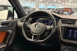musta Volkswagen Tiguan 2018 kuva 22.