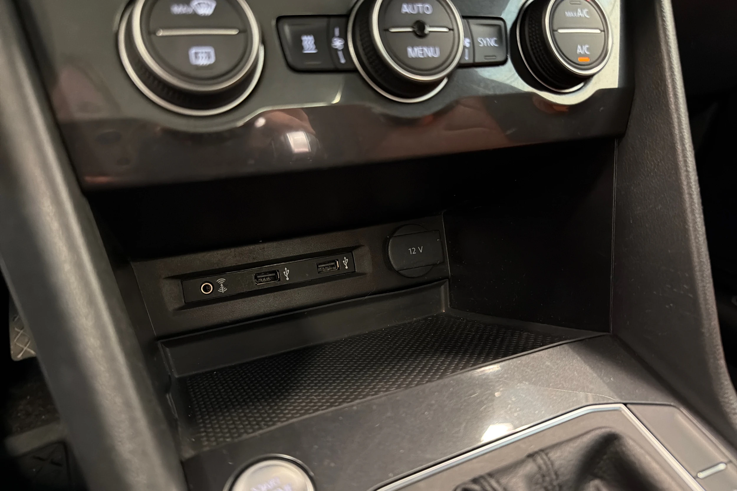 musta Volkswagen Tiguan 2018 kuva 30.
