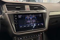 musta Volkswagen Tiguan 2018 kuva 40.