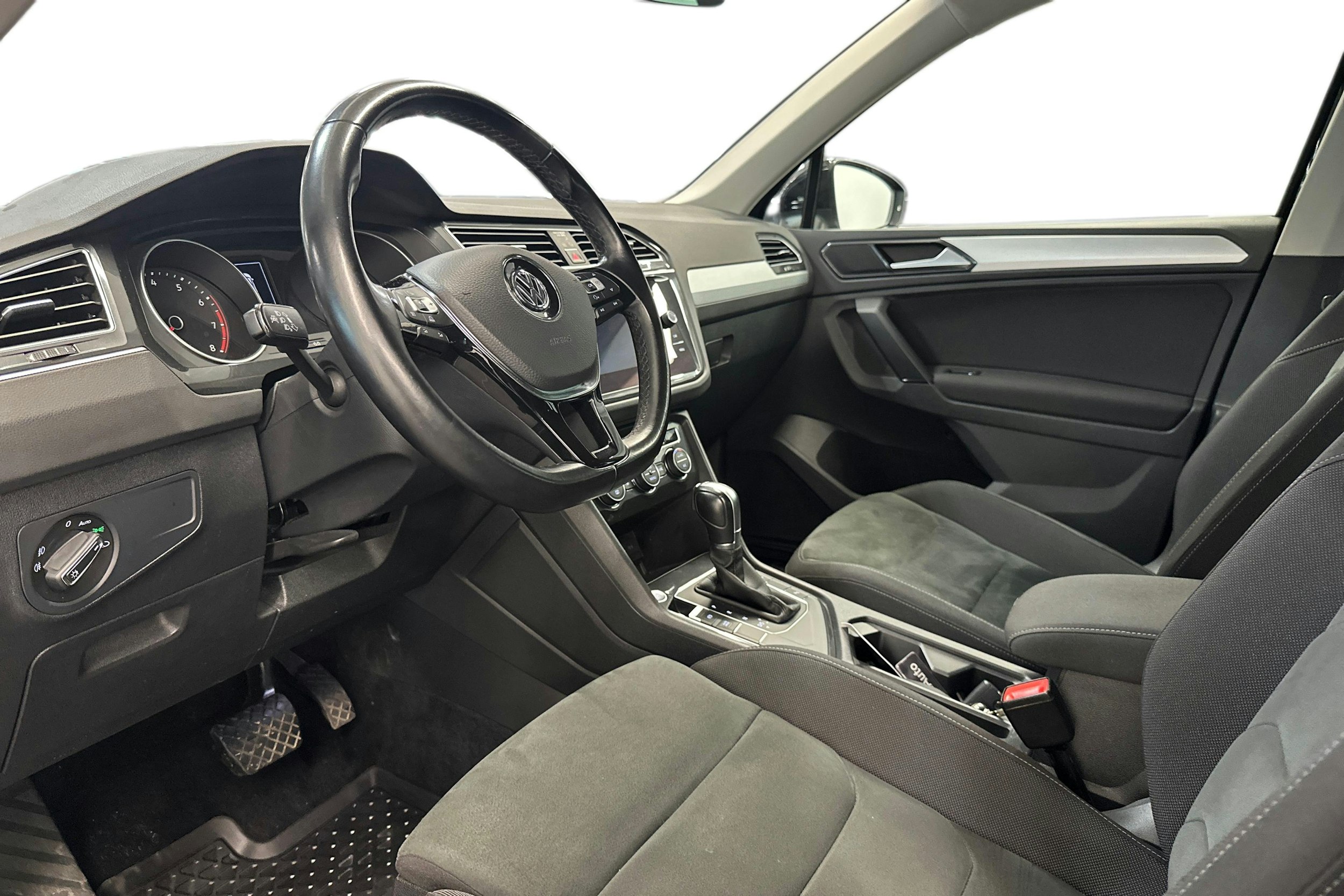 musta Volkswagen Tiguan 2018 kuva 7.
