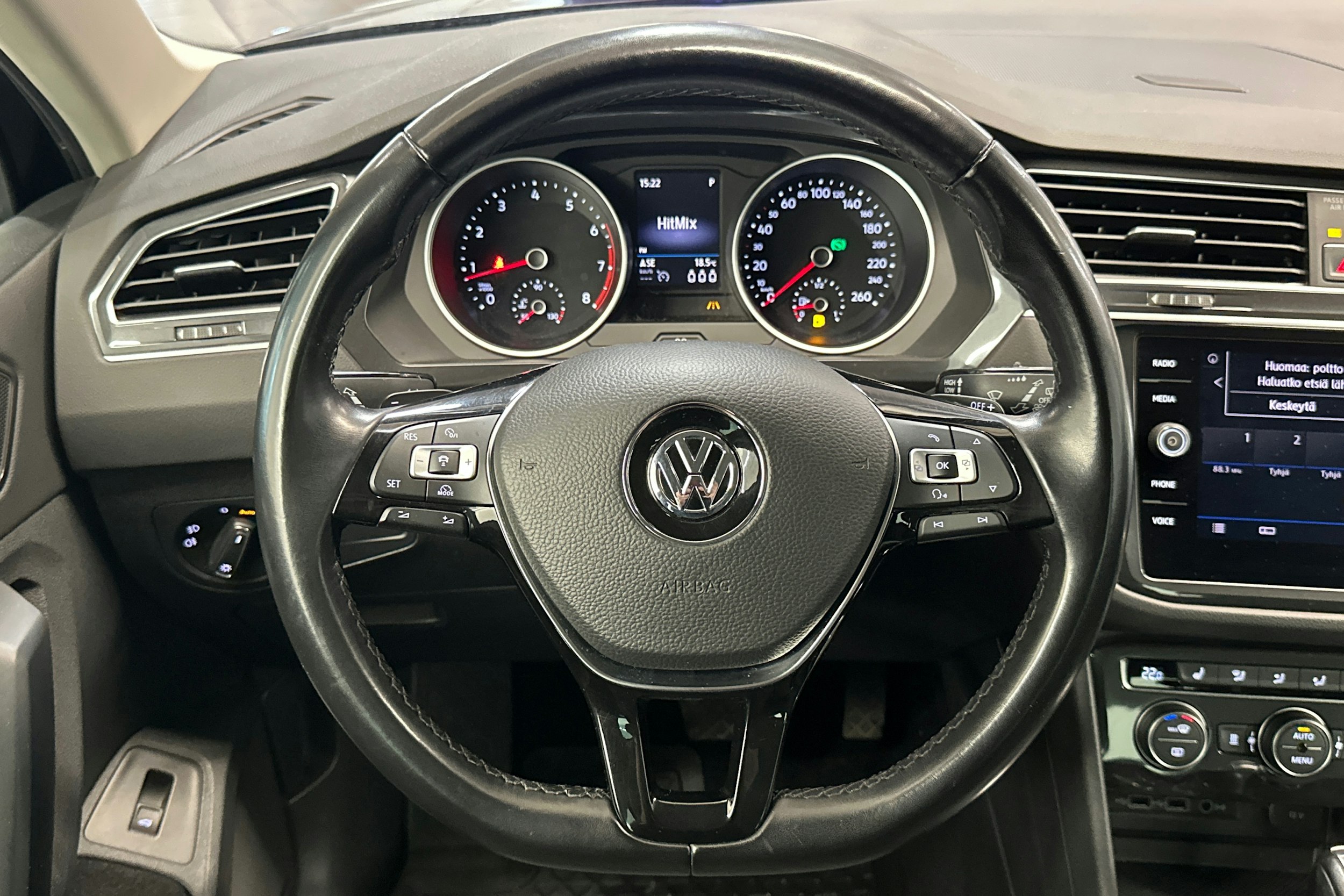 musta Volkswagen Tiguan 2018 kuva 14.