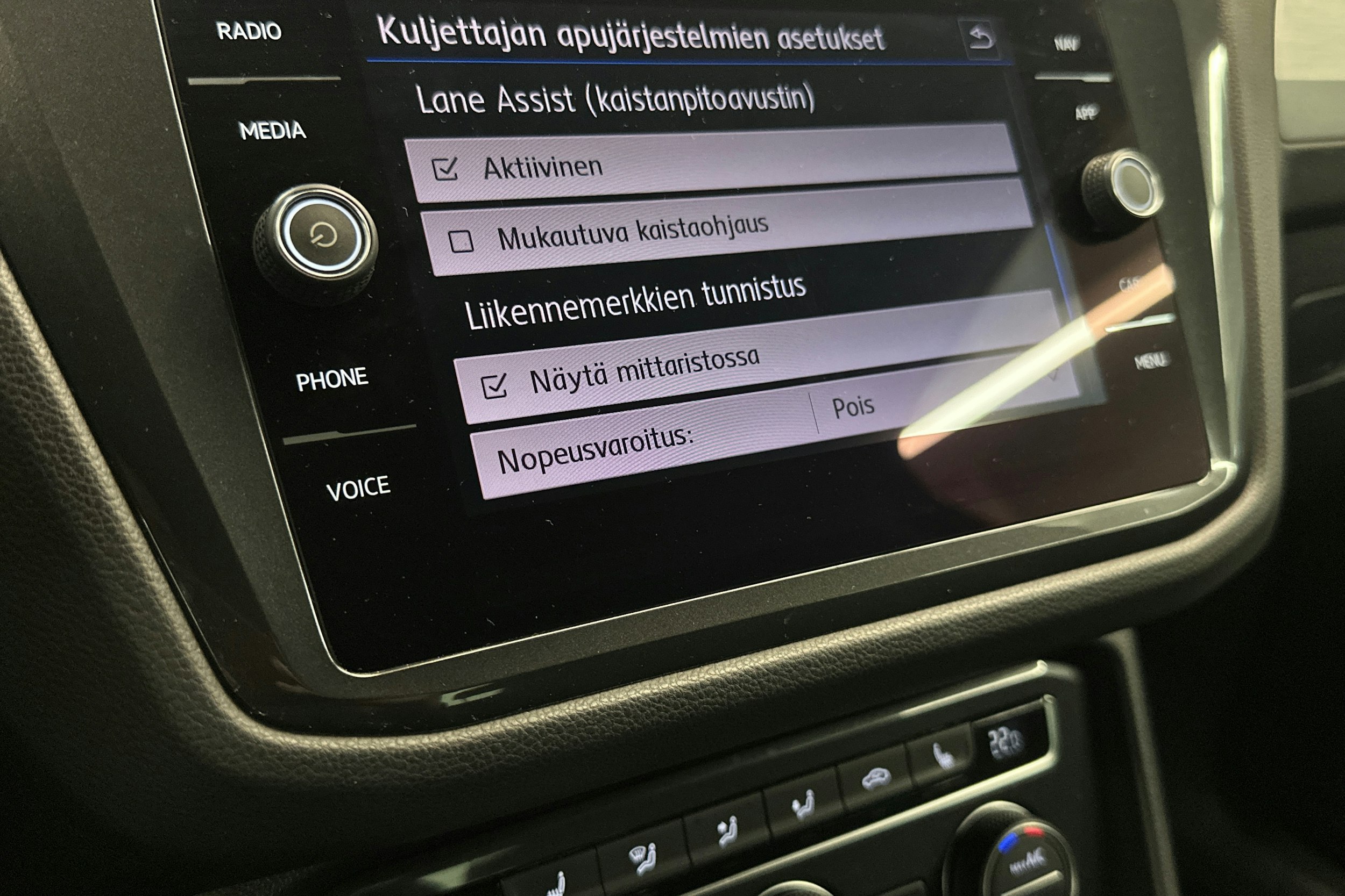 musta Volkswagen Tiguan 2018 kuva 21.