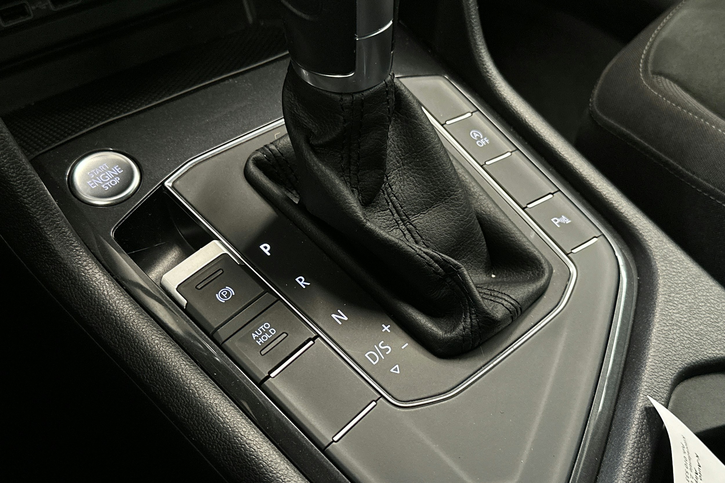 musta Volkswagen Tiguan 2018 kuva 24.