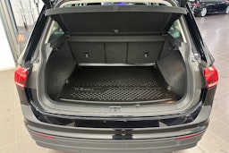 musta Volkswagen Tiguan 2018 kuva 26.