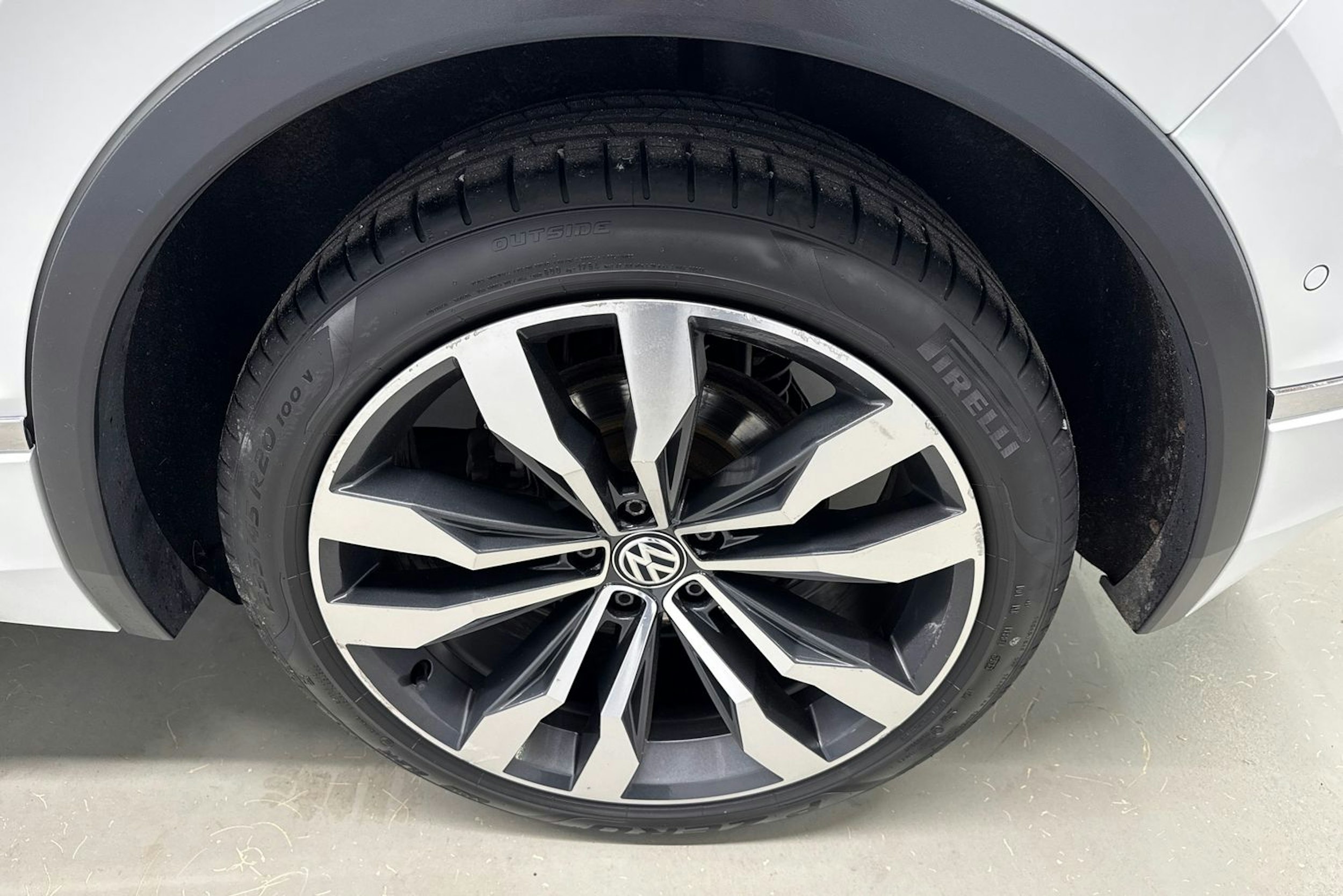 valkoinen Volkswagen Tiguan 2018 kuva 9.