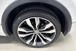valkoinen Volkswagen Tiguan 2018 kuva 9.