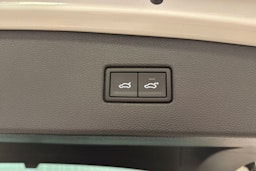 valkoinen Volkswagen Tiguan 2018 kuva 12.