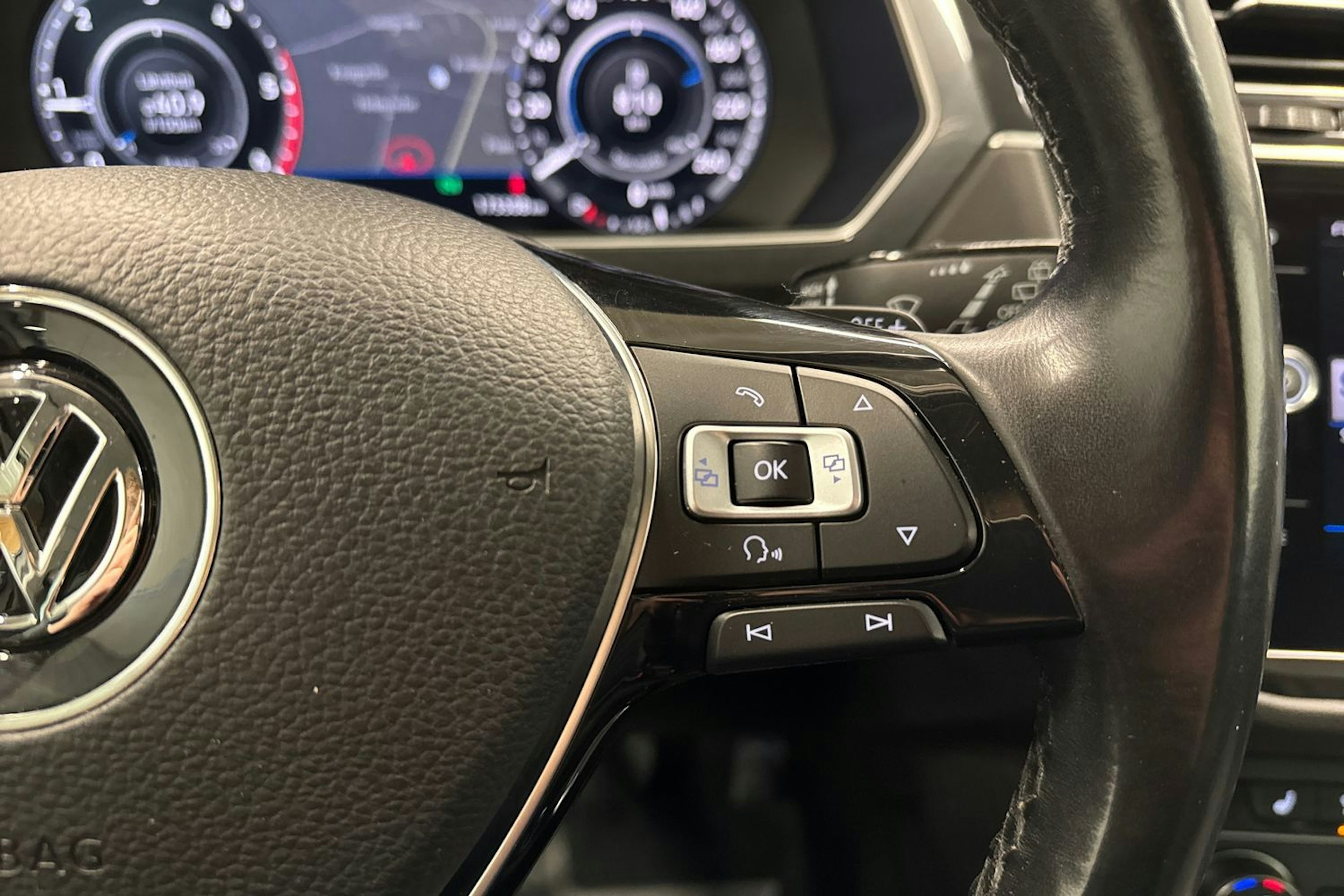 valkoinen Volkswagen Tiguan 2018 kuva 15.