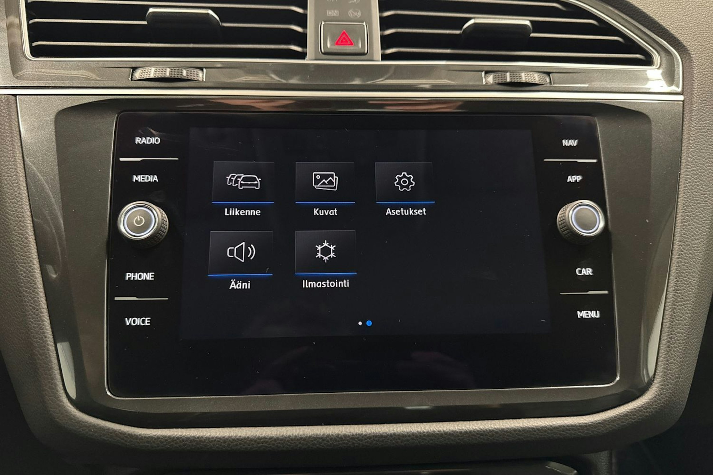 valkoinen Volkswagen Tiguan 2018 kuva 19.