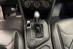 valkoinen Volkswagen Tiguan 2018 kuva 20.