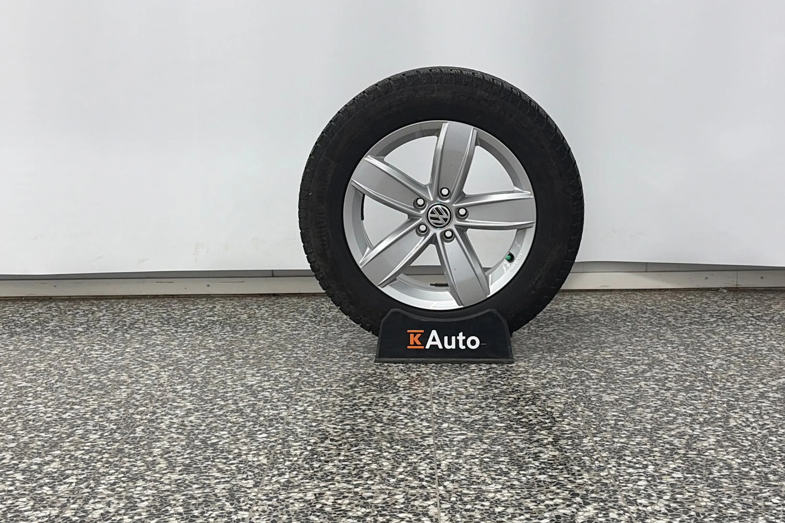 Musta Volkswagen Tiguan 2019 kuva 13.