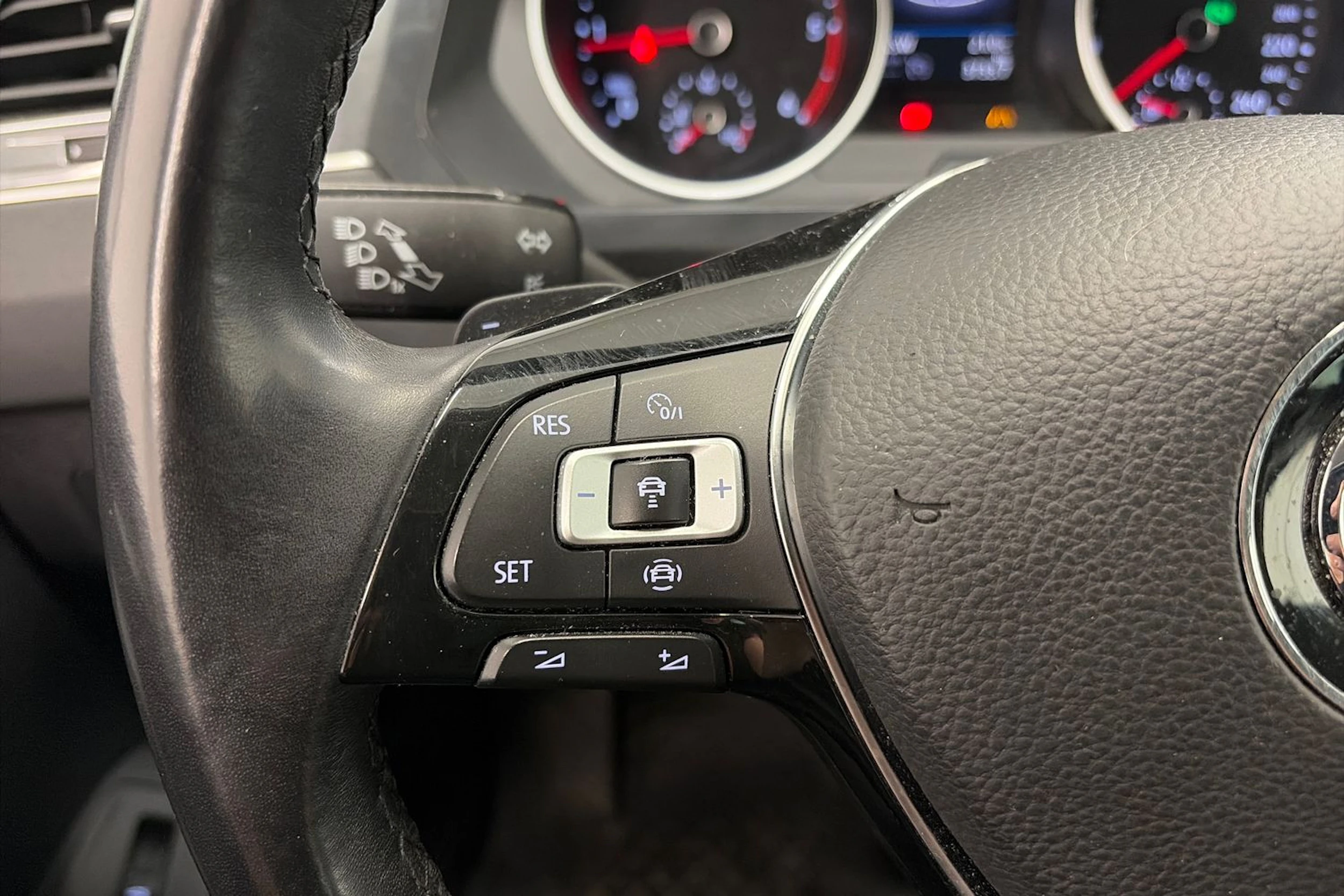 Musta Volkswagen Tiguan 2019 kuva 20.