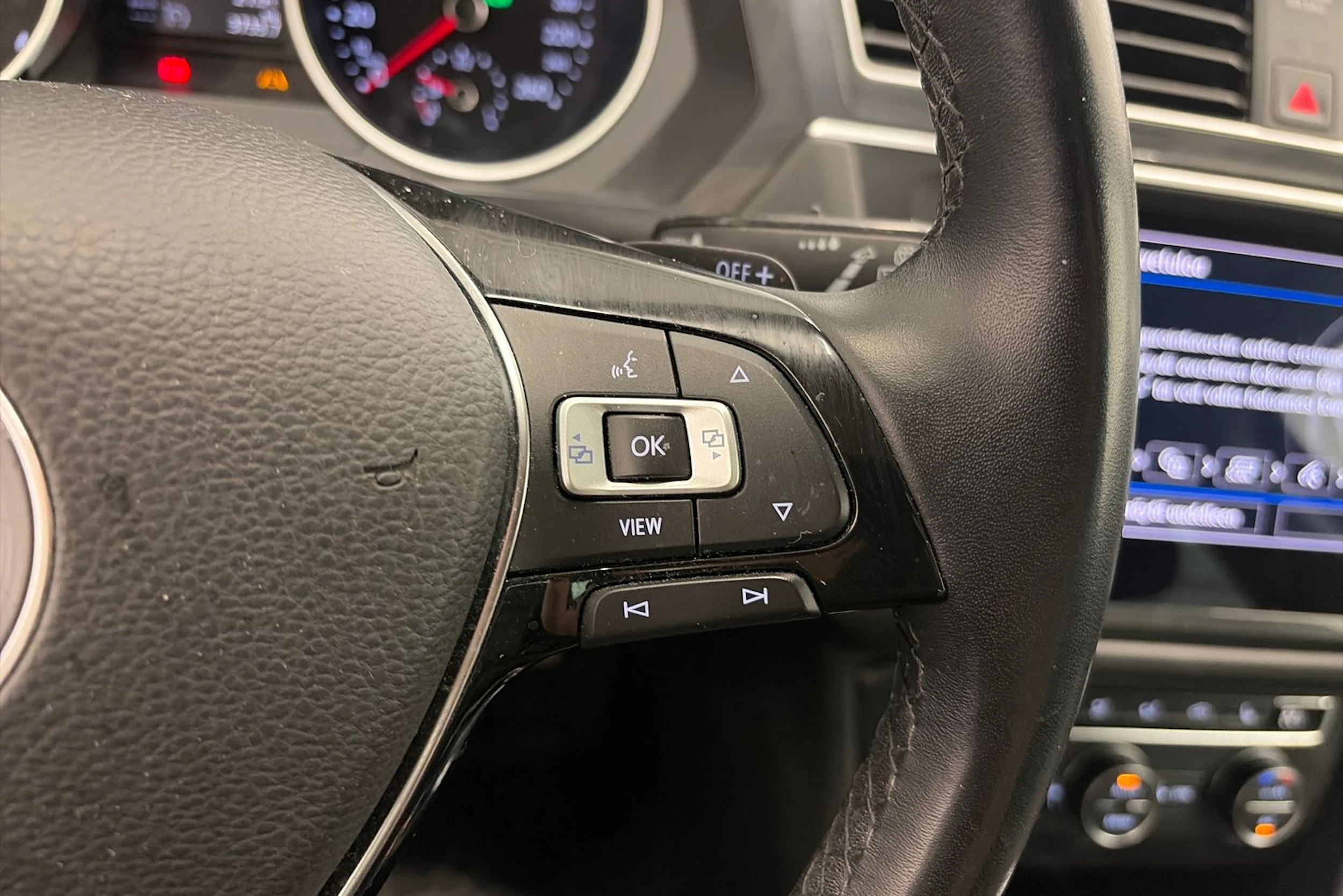 Musta Volkswagen Tiguan 2019 kuva 21.