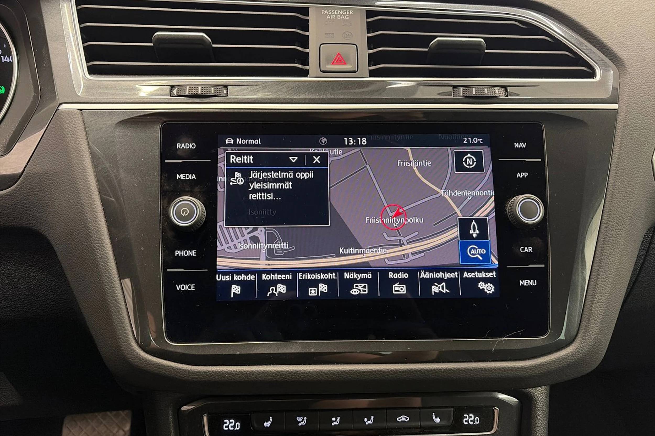 Musta Volkswagen Tiguan 2019 kuva 22.