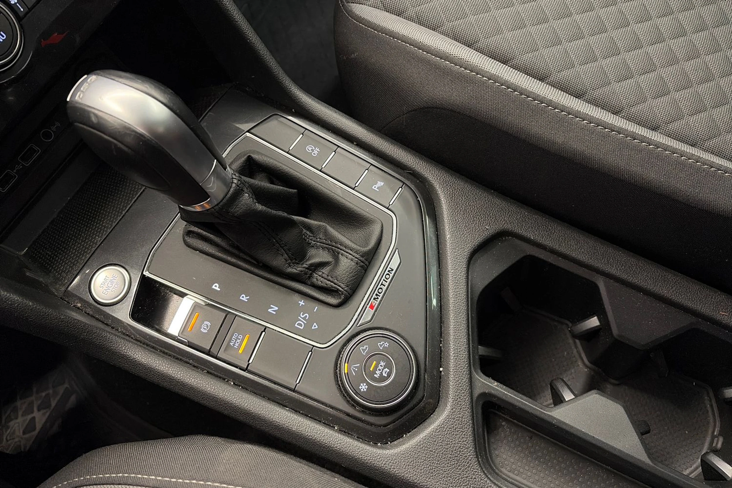 Musta Volkswagen Tiguan 2019 kuva 30.