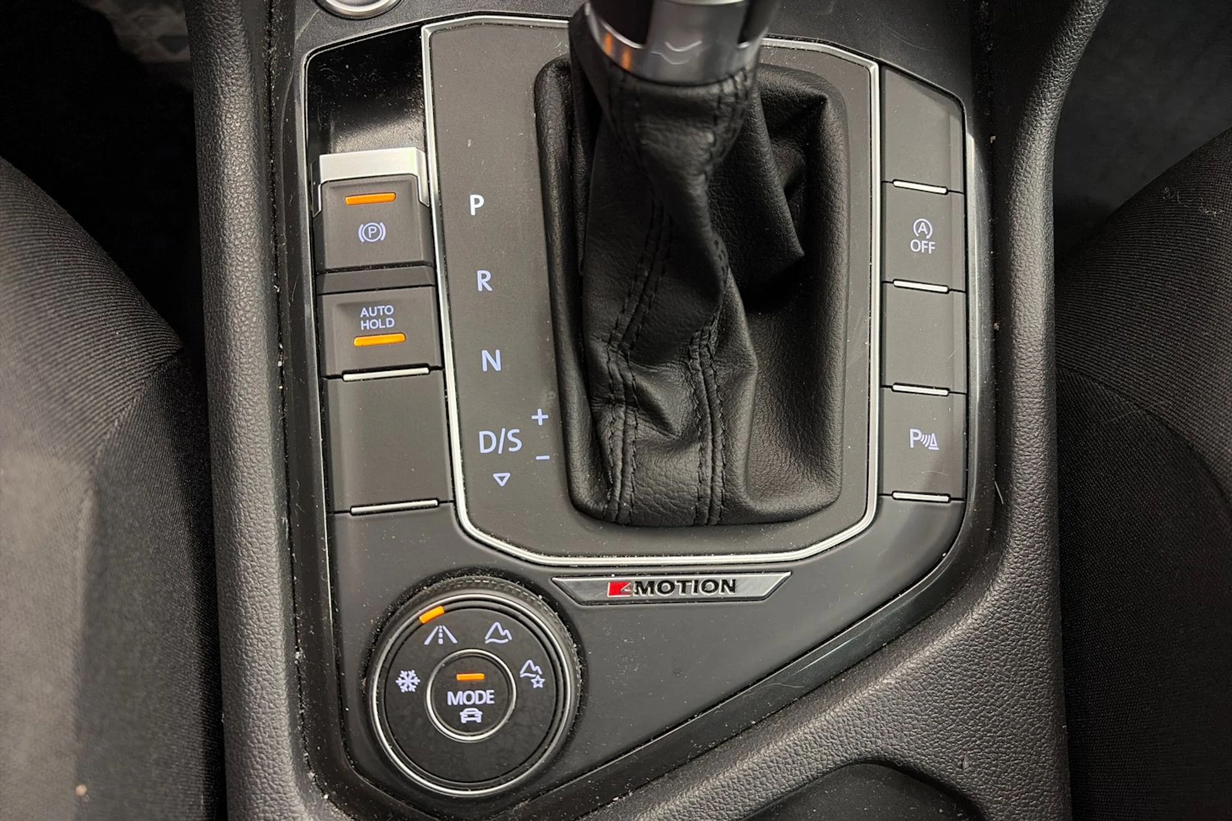 Musta Volkswagen Tiguan 2019 kuva 31.