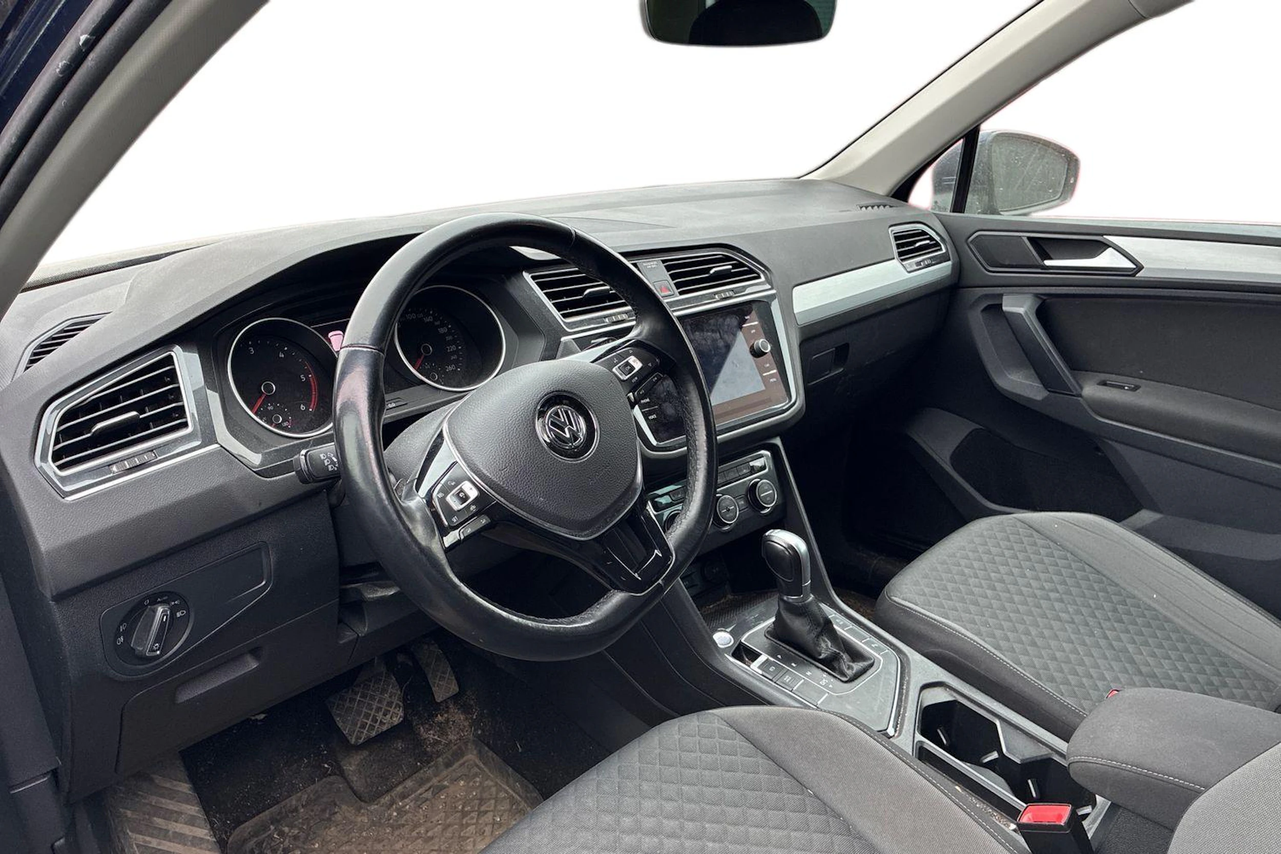 sininen Volkswagen Tiguan 2019 kuva 3.