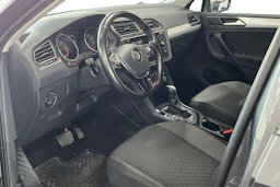 Harmaa Volkswagen Tiguan 2019 kuva 3.