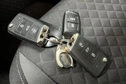 Harmaa Volkswagen Tiguan 2019 kuva 7.
