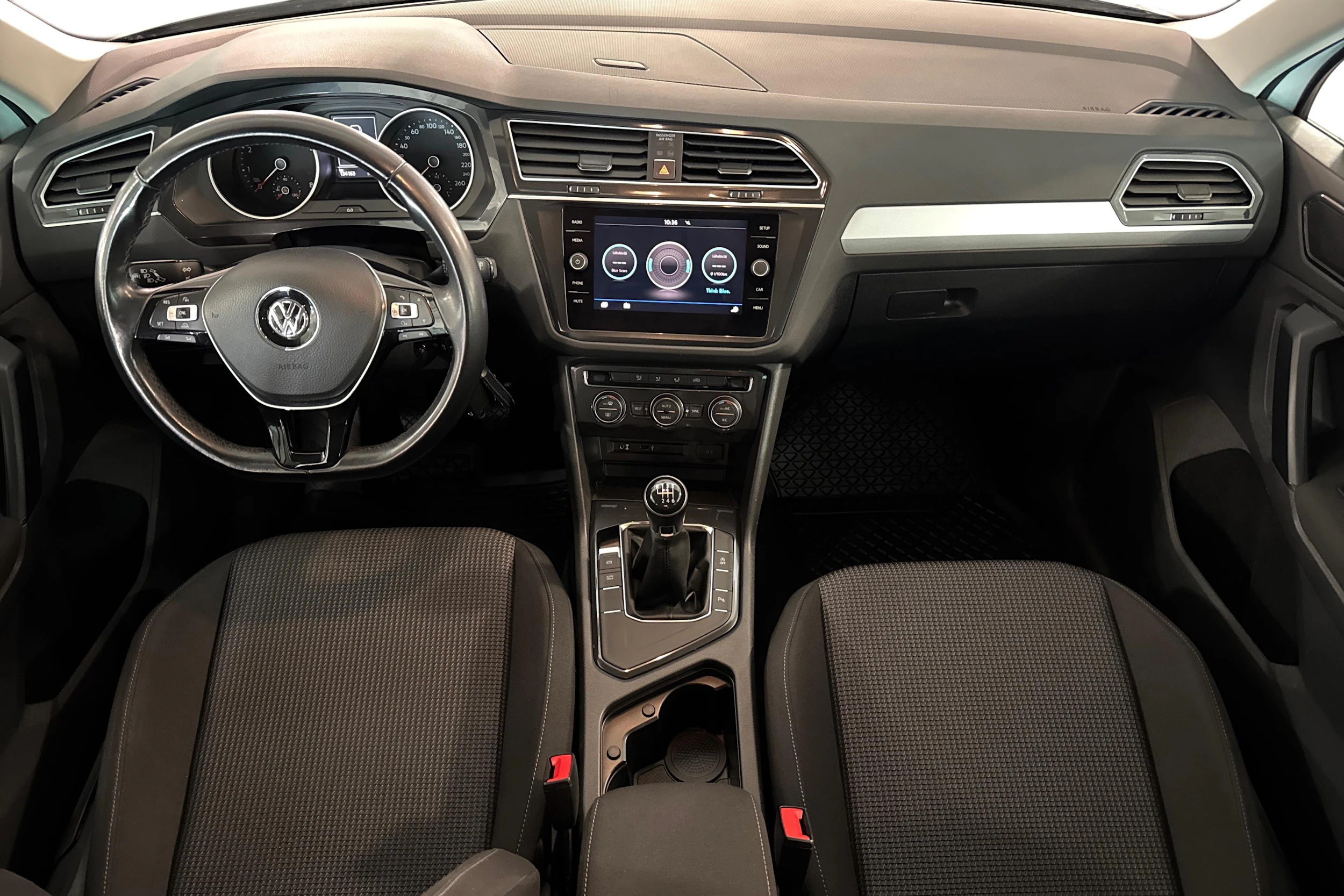 valkoinen Volkswagen Tiguan 2018 kuva 9.