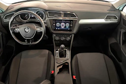 valkoinen Volkswagen Tiguan 2018 kuva 9.