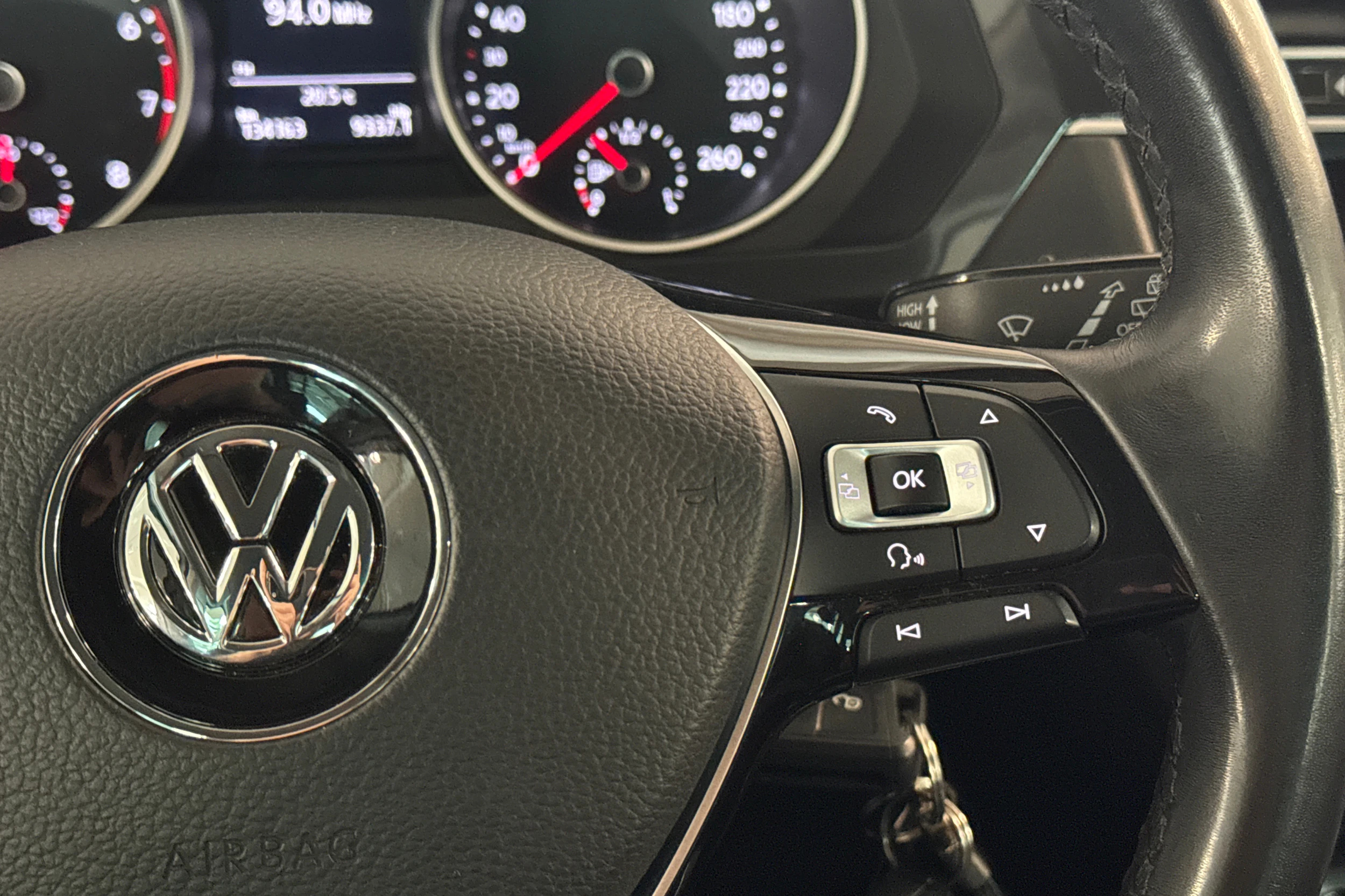 valkoinen Volkswagen Tiguan 2018 kuva 18.