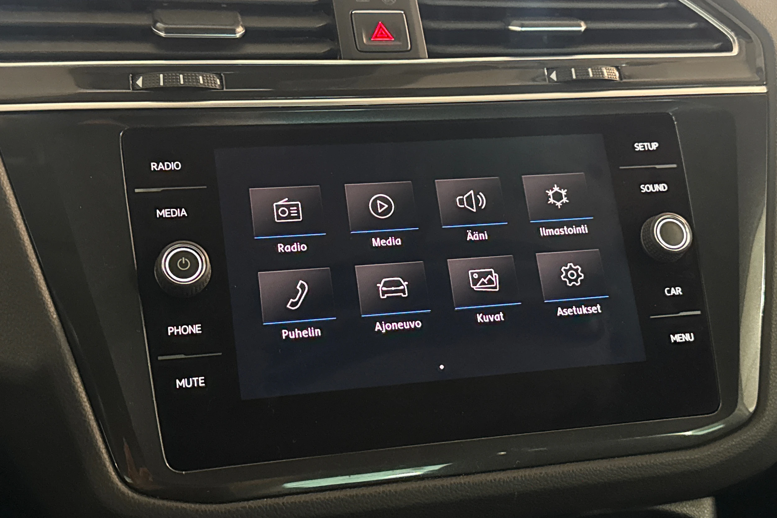 valkoinen Volkswagen Tiguan 2018 kuva 19.