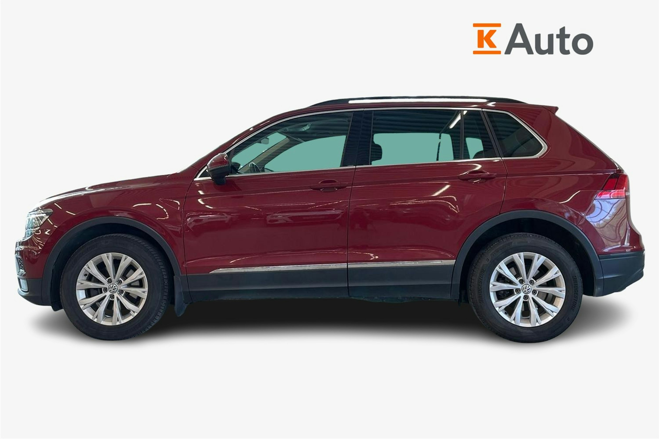 Punainen Volkswagen Tiguan 2018 kuva 6.