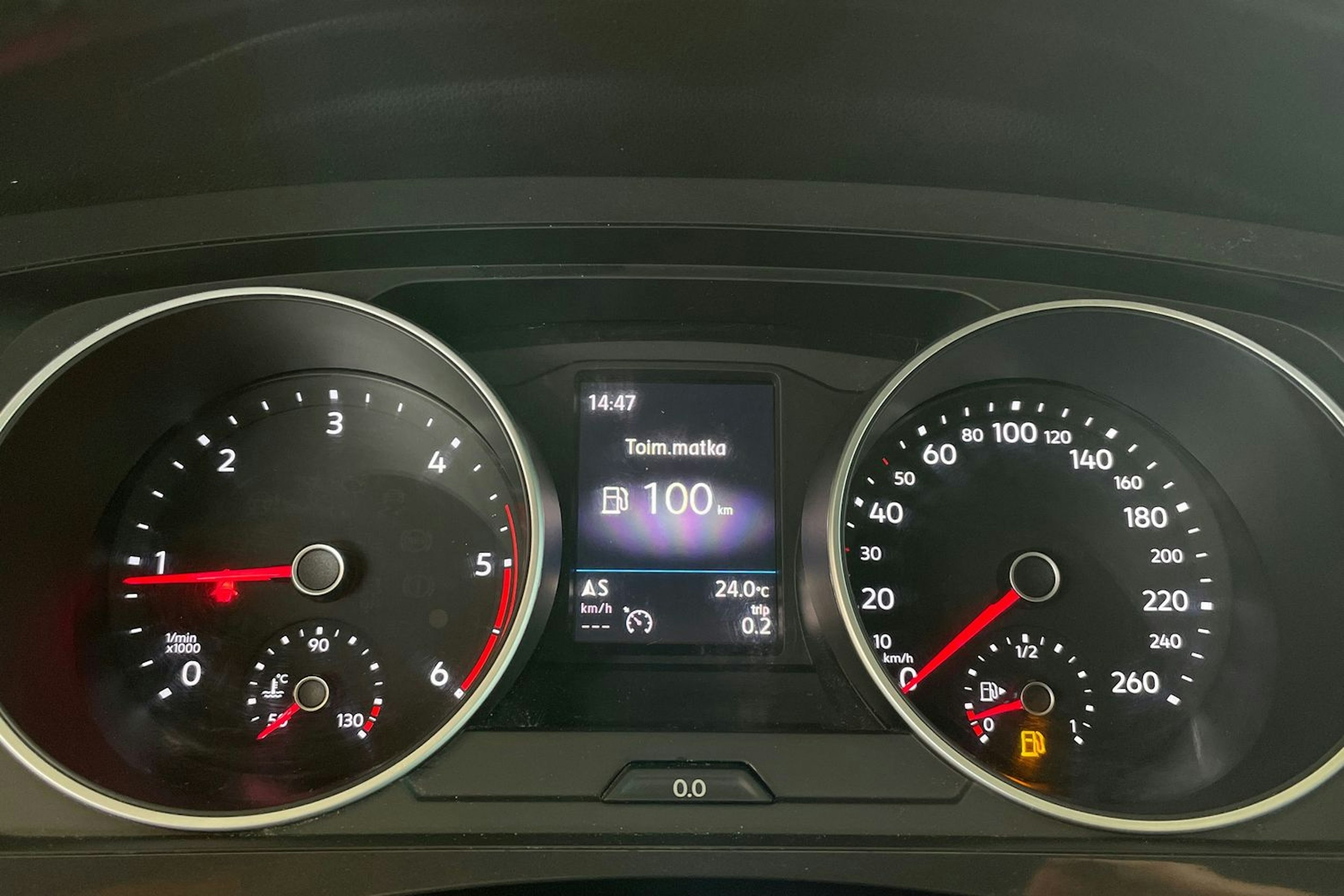 Punainen Volkswagen Tiguan 2018 kuva 14.