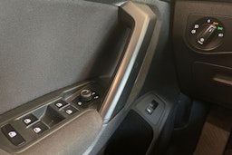 Punainen Volkswagen Tiguan 2018 kuva 17.