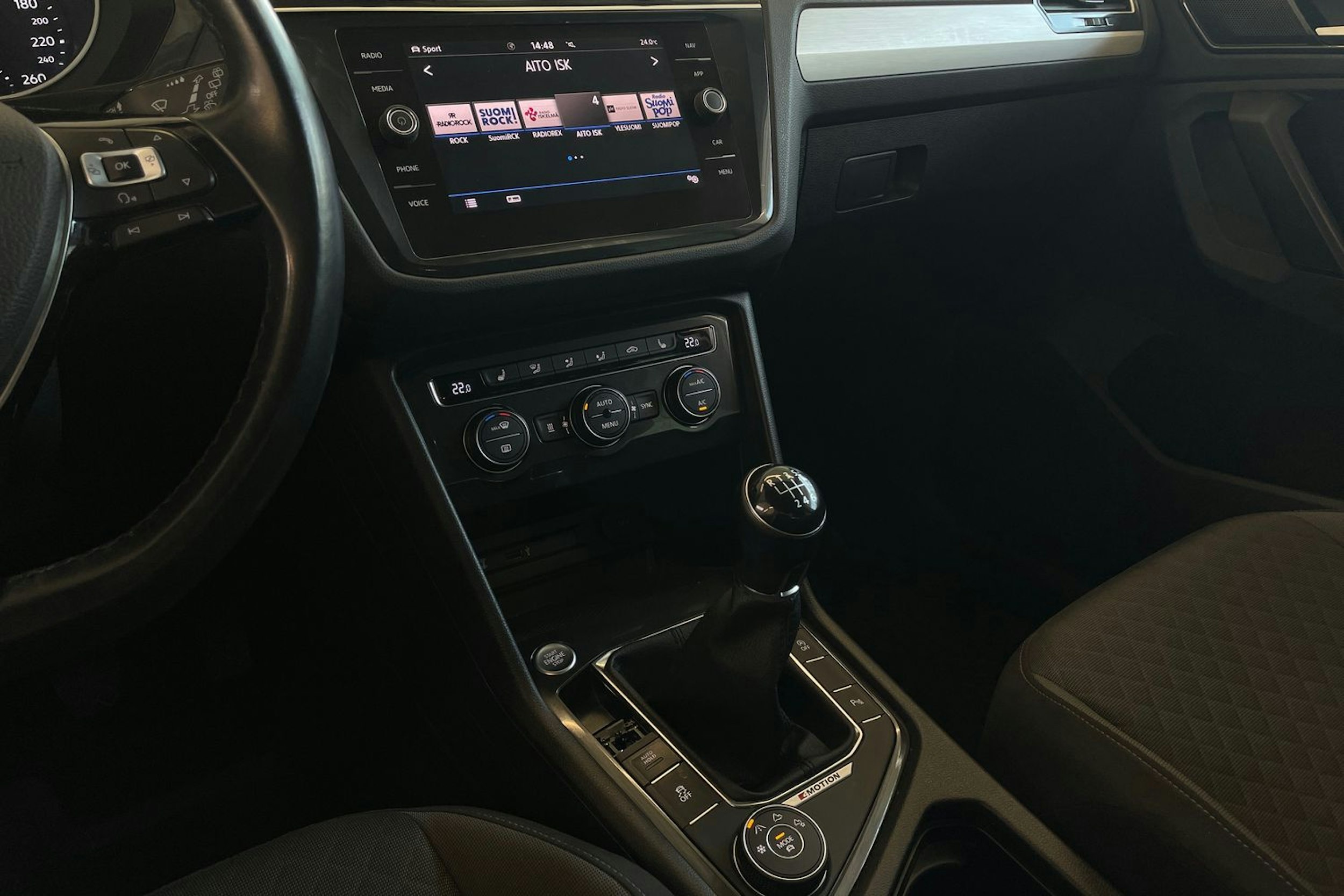 Punainen Volkswagen Tiguan 2018 kuva 18.