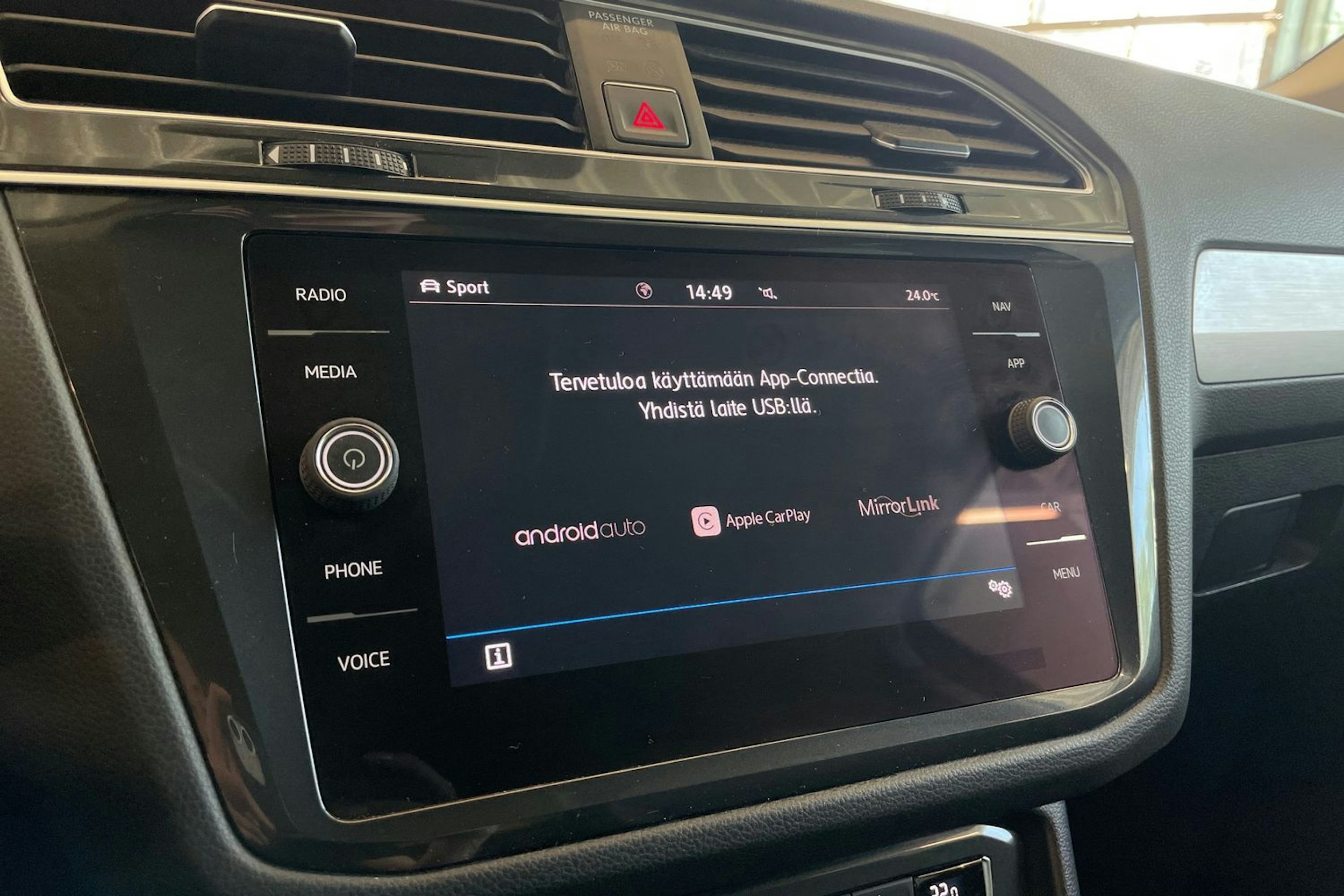 Punainen Volkswagen Tiguan 2018 kuva 21.