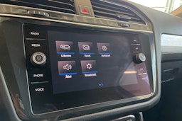 Punainen Volkswagen Tiguan 2018 kuva 23.