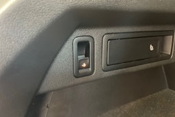 Punainen Volkswagen Tiguan 2018 kuva 30.