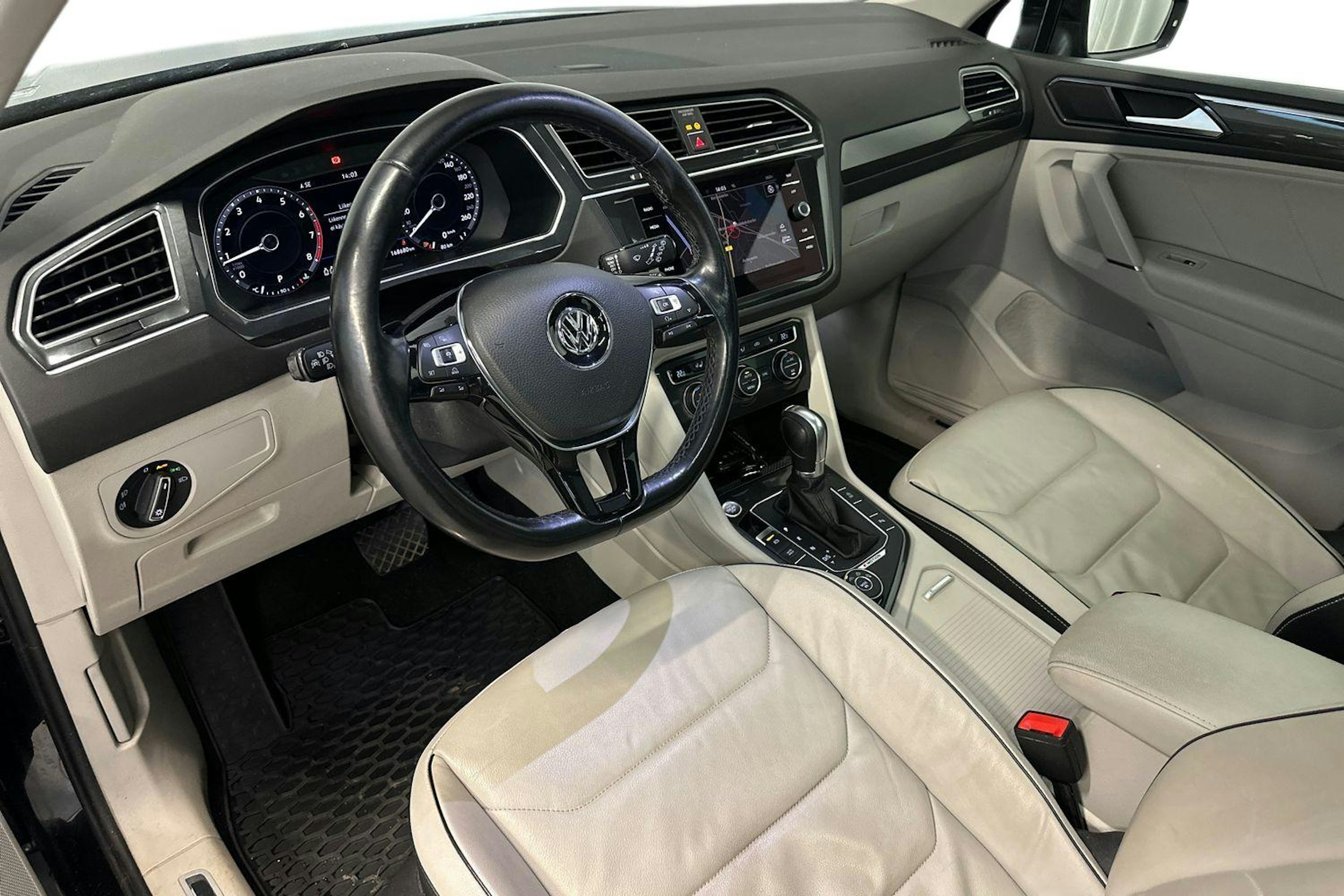 musta Volkswagen Tiguan 2018 kuva 7.