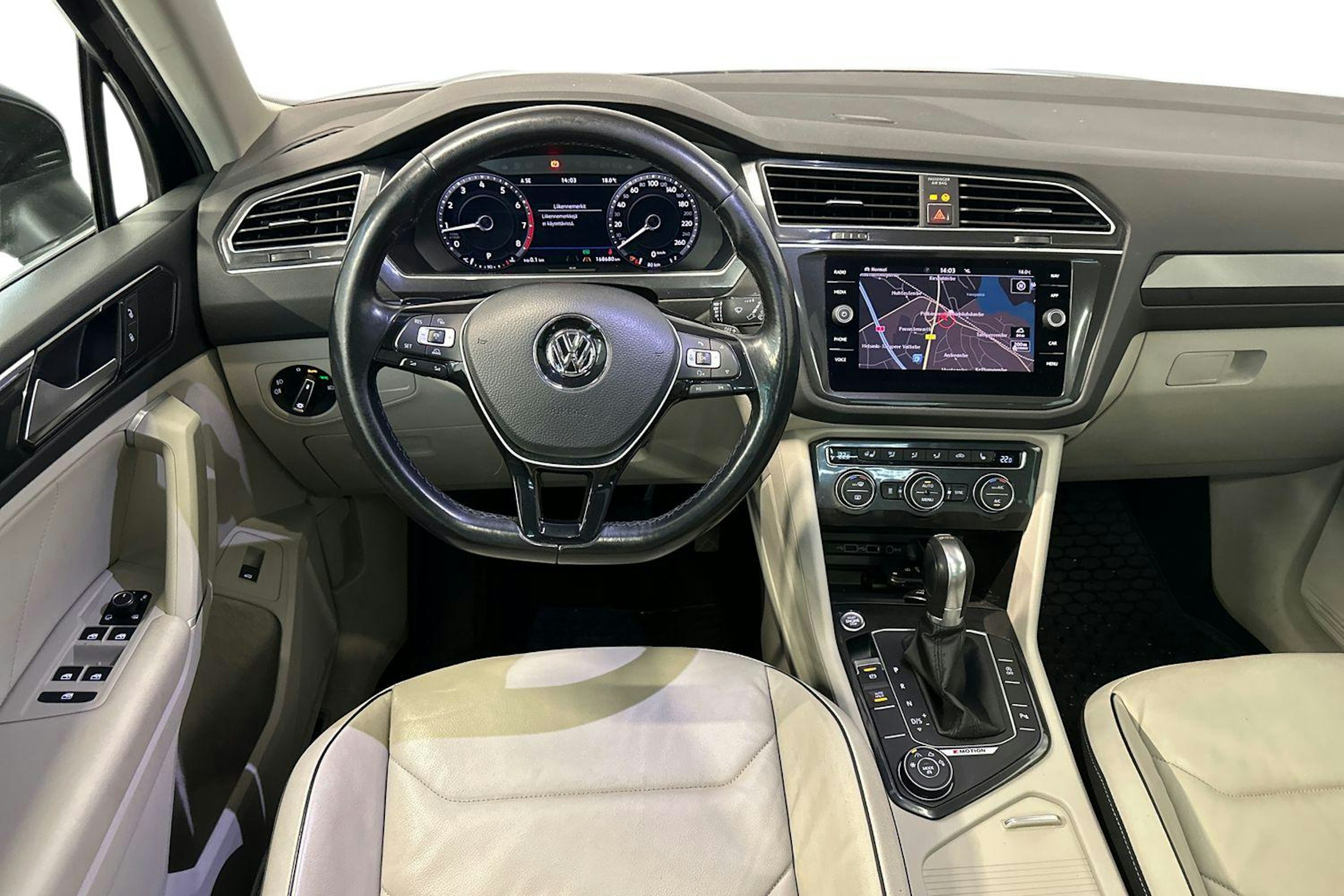 musta Volkswagen Tiguan 2018 kuva 9.