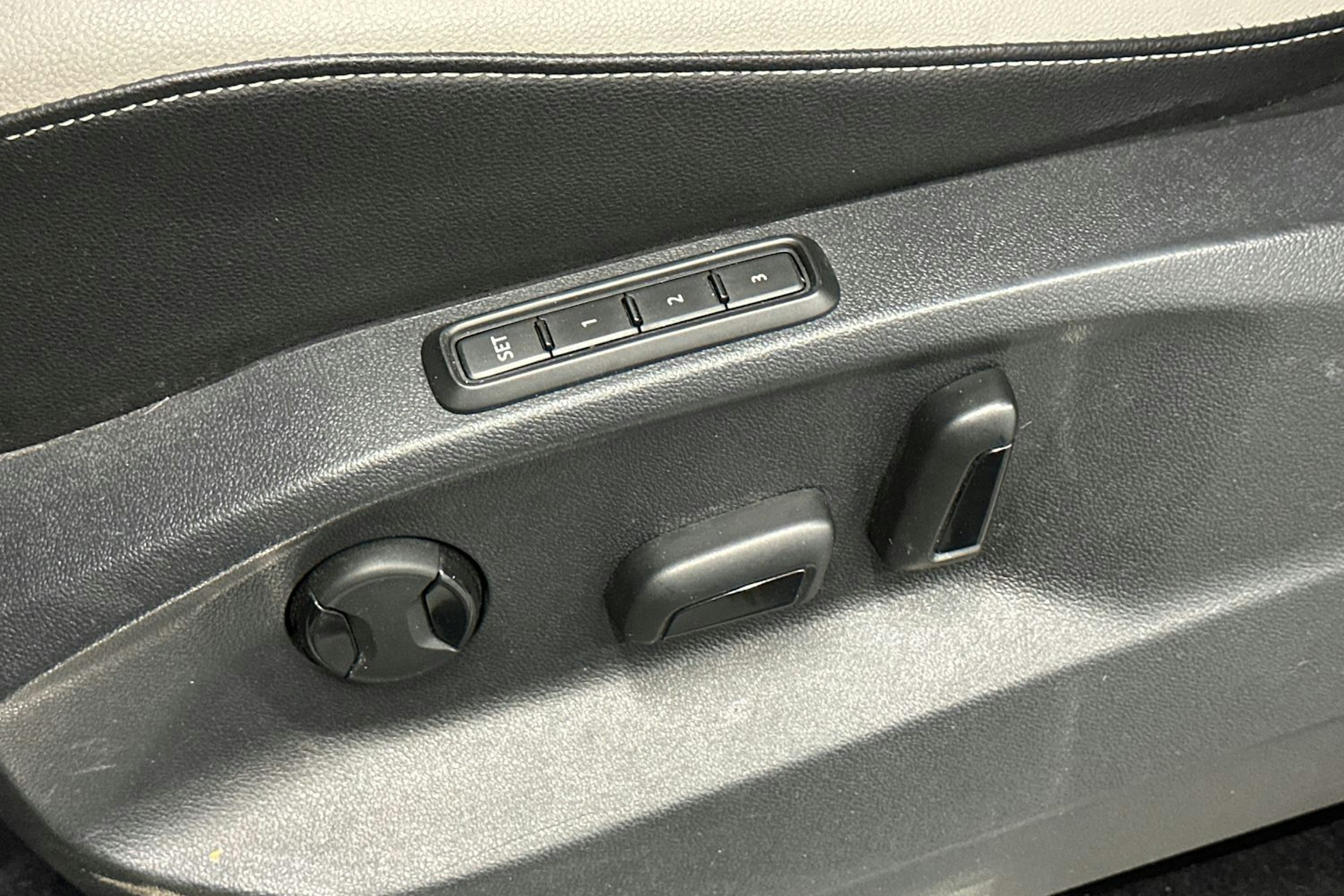 musta Volkswagen Tiguan 2018 kuva 13.