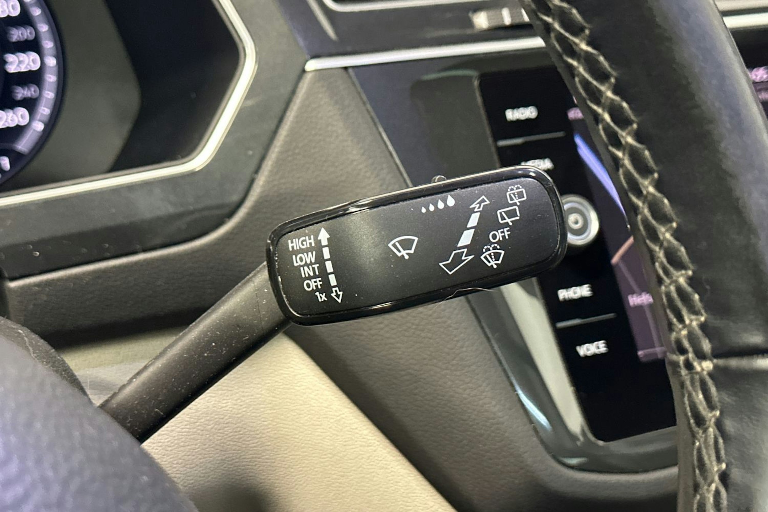 musta Volkswagen Tiguan 2018 kuva 19.