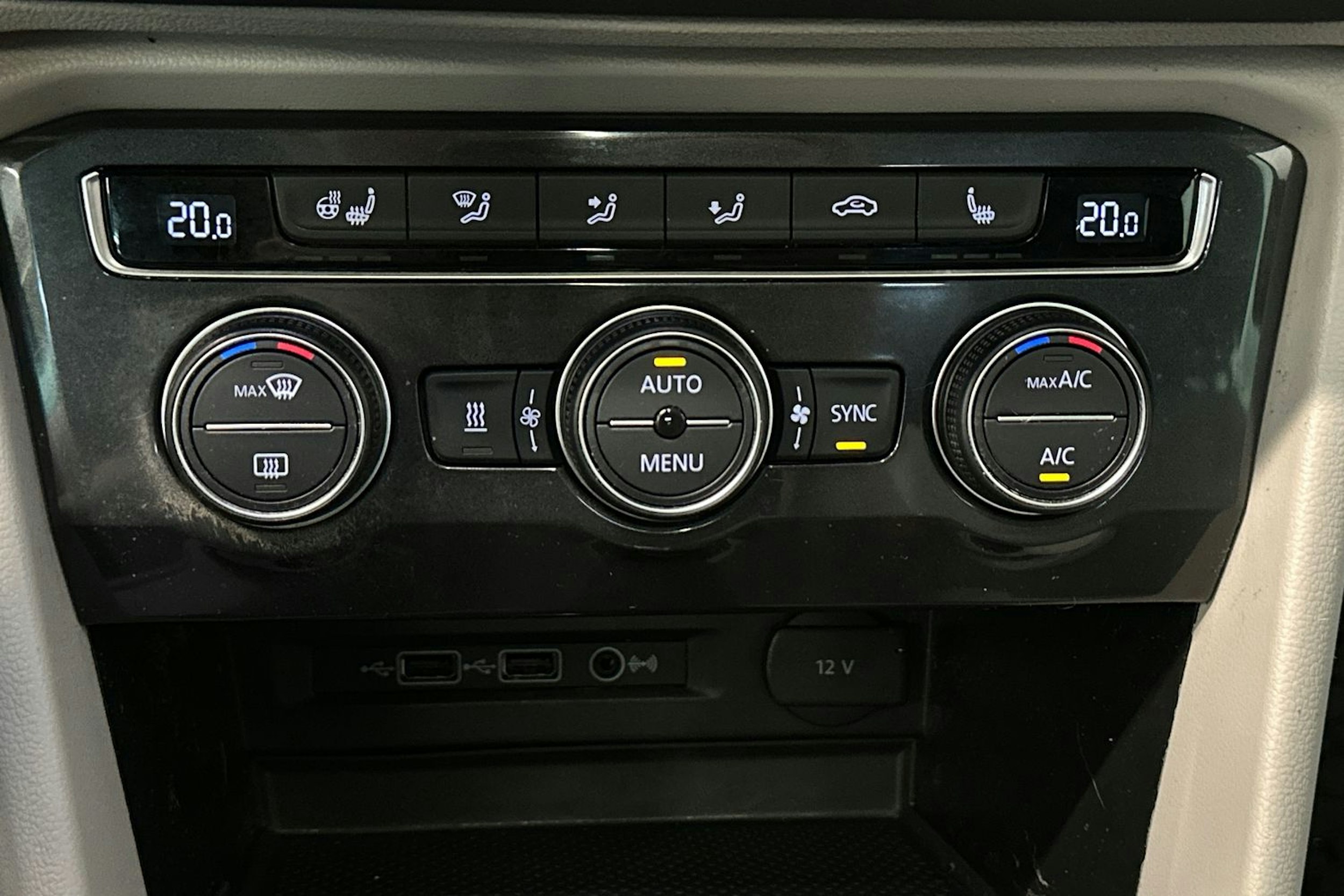 musta Volkswagen Tiguan 2018 kuva 21.