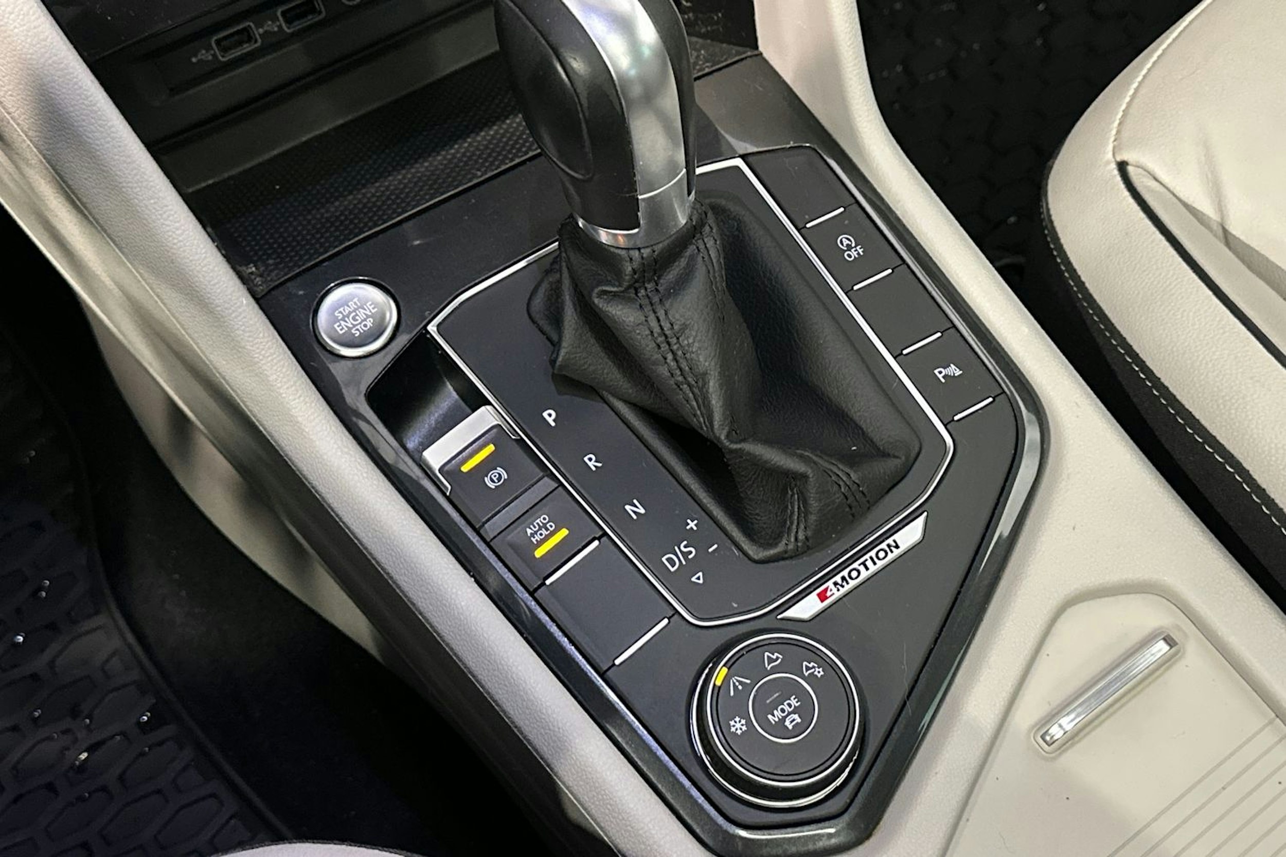 musta Volkswagen Tiguan 2018 kuva 22.