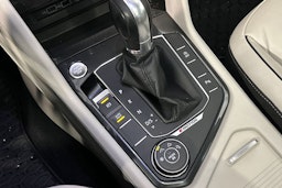 musta Volkswagen Tiguan 2018 kuva 22.