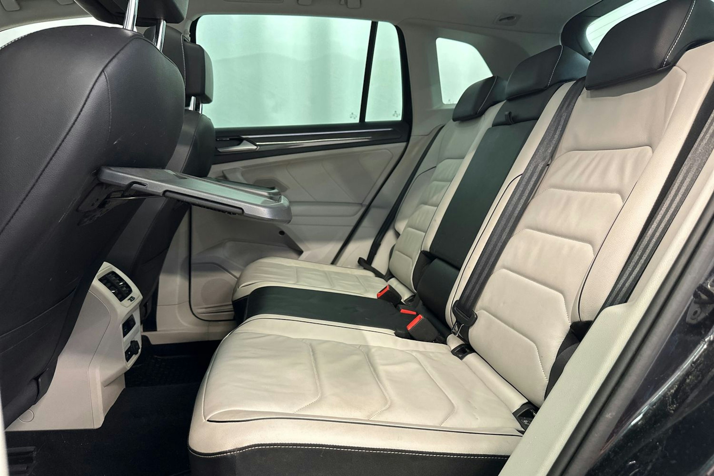 musta Volkswagen Tiguan 2018 kuva 33.