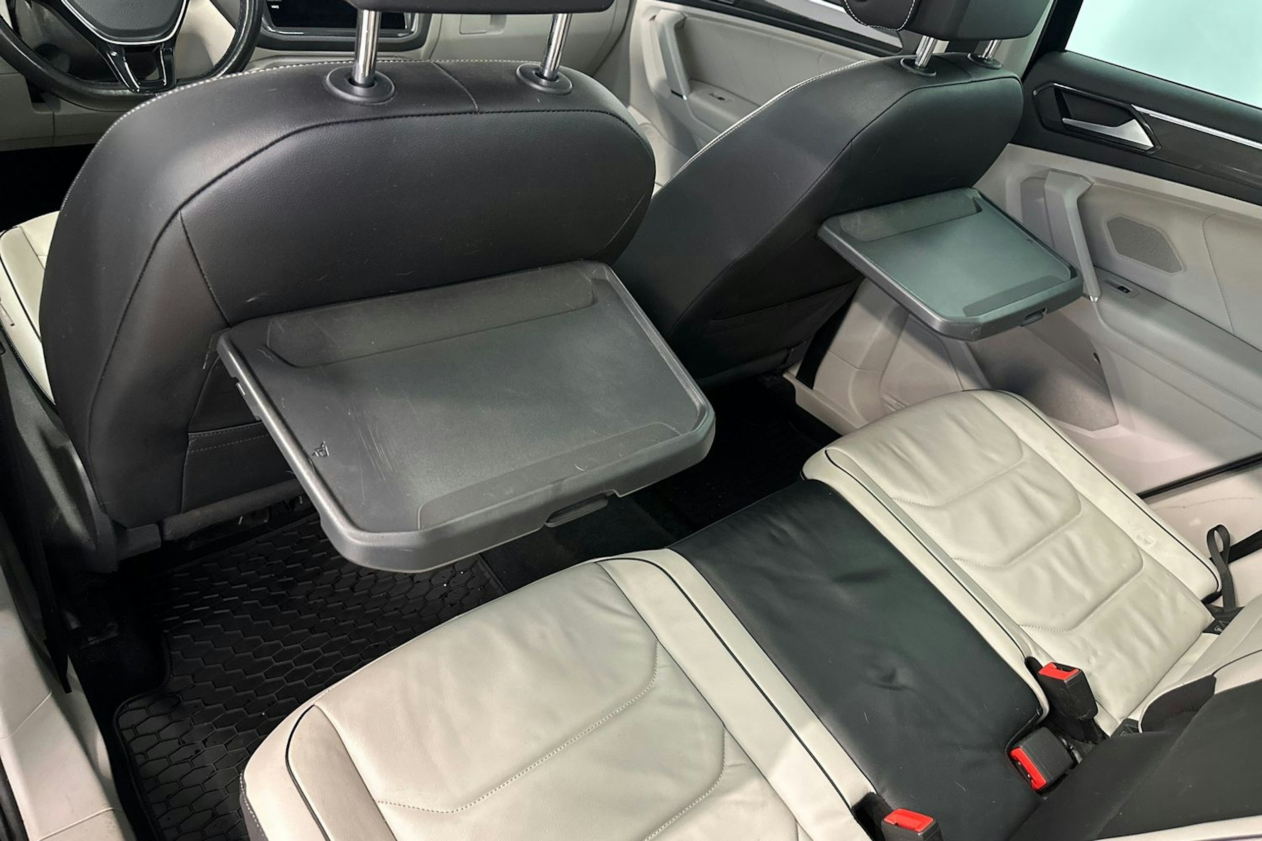 musta Volkswagen Tiguan 2018 kuva 34.