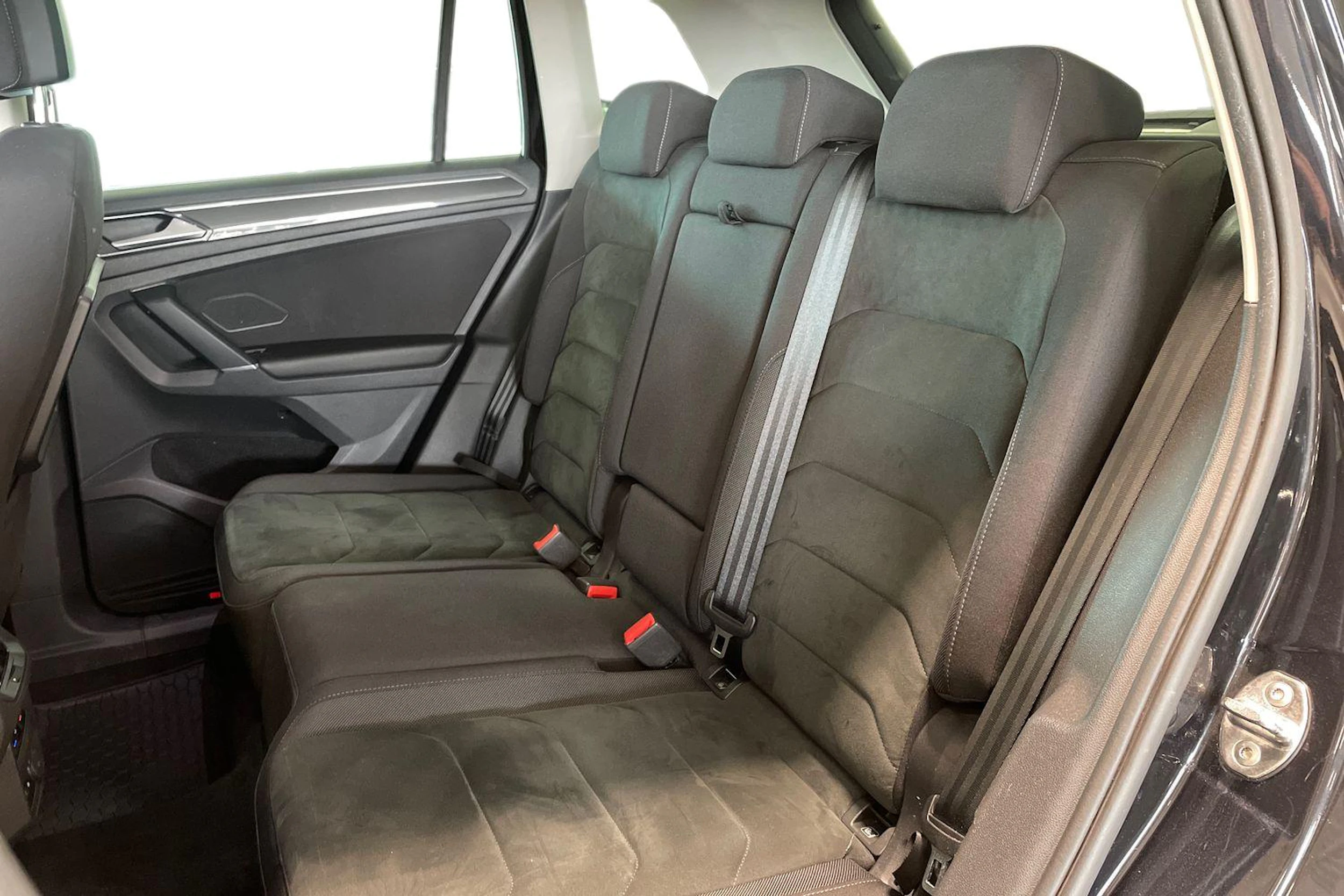 musta Volkswagen Tiguan 2018 kuva 8.